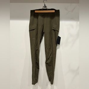 Arc’teryx Sabria pant. Womens size 6. Brand new.